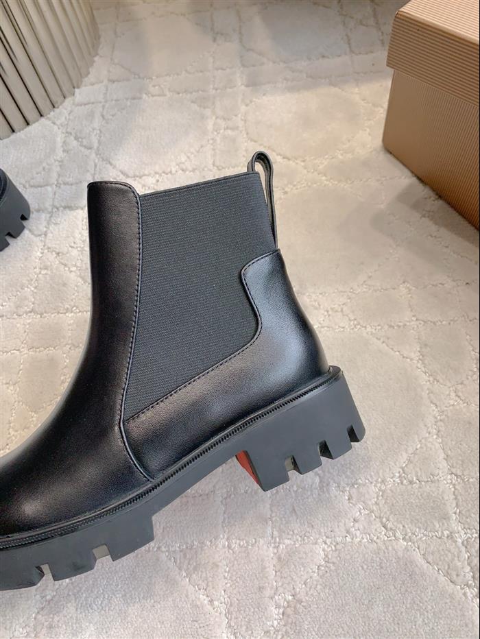 2025112818626662 390